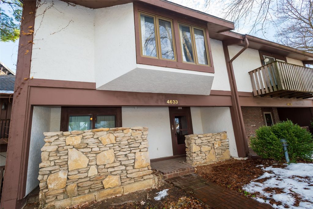 4633 Lockner Drive 3, Urbandale, IA 50322