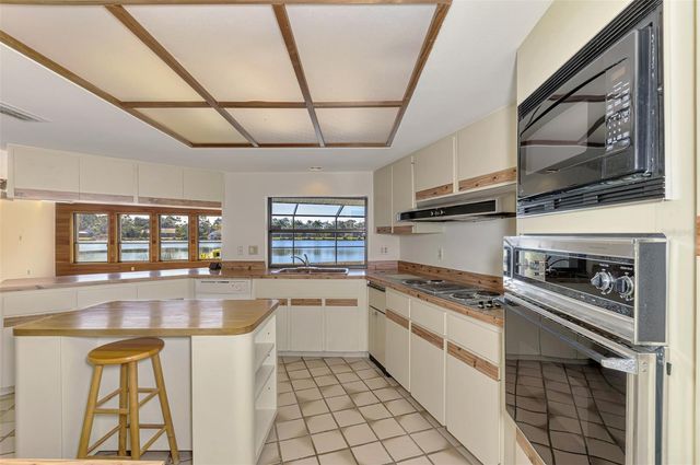 5028 WILLOW LEAF WAY, Sarasota, FL 34241