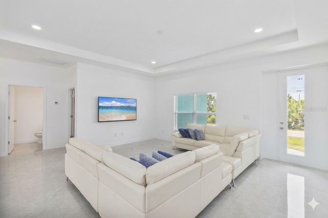 15473 LAKELAND CIRCLE, Port Charlotte, FL 33981