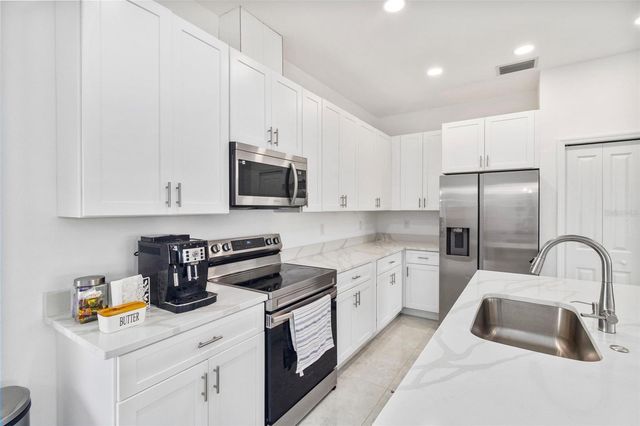 15473 LAKELAND CIRCLE, Port Charlotte, FL 33981