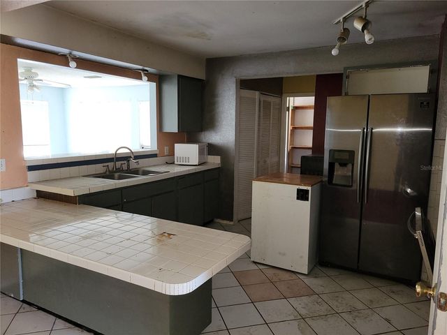 2010 ALGERIA STREET NE, Palm Bay, FL 32905