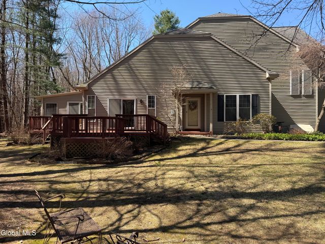 3 Donegal Way, Wilton, NY 12866