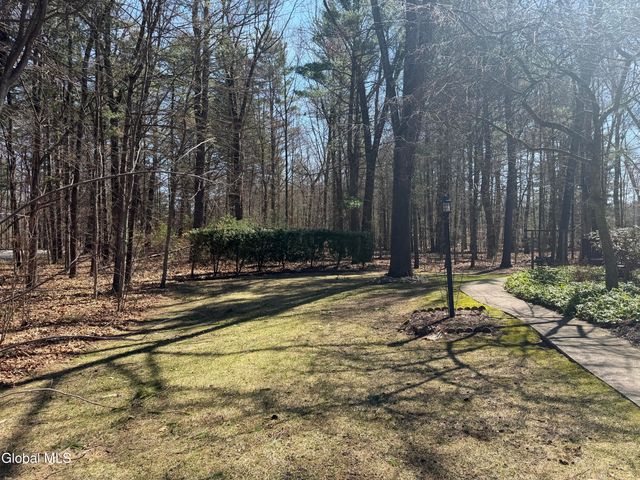 3 Donegal Way, Wilton, NY 12866