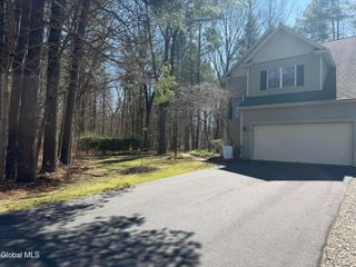 3 Donegal Way, Wilton, NY 12866