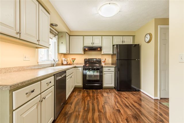 7 Treetop Drive, Perinton, NY 14450