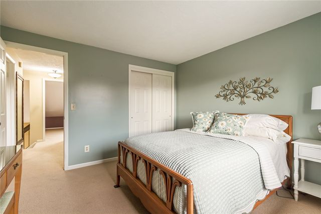 7 Treetop Drive, Perinton, NY 14450