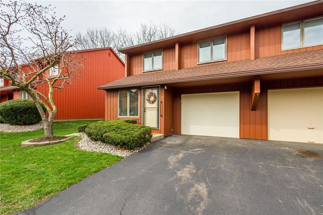 7 Treetop Drive, Perinton, NY 14450