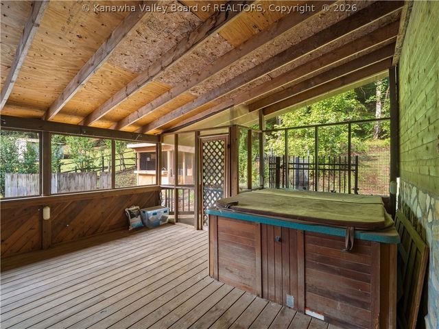 3816 Sams Fork Road, Hurricane, WV 25526