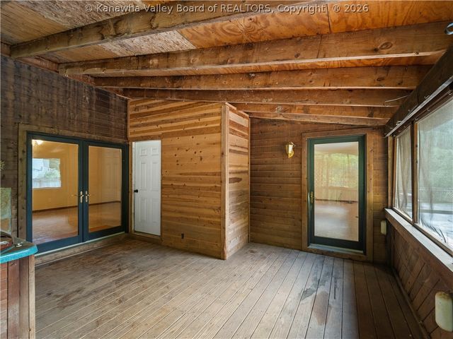 3816 Sams Fork Road, Hurricane, WV 25526