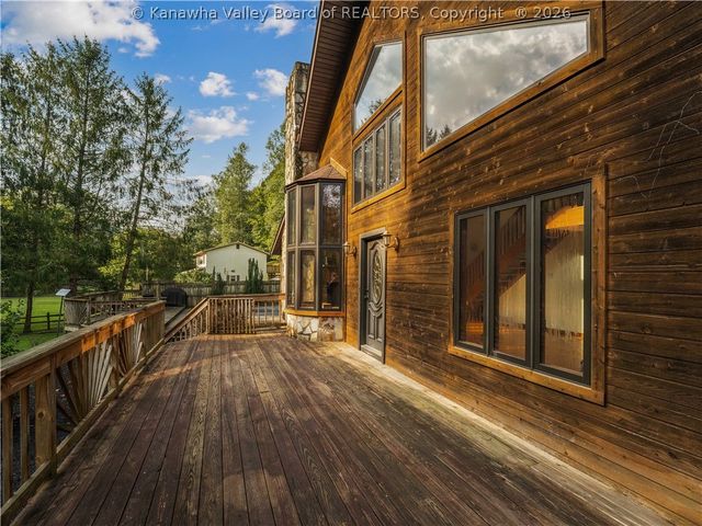 3816 Sams Fork Road, Hurricane, WV 25526