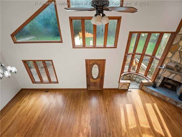 3816 Sams Fork Road, Hurricane, WV 25526