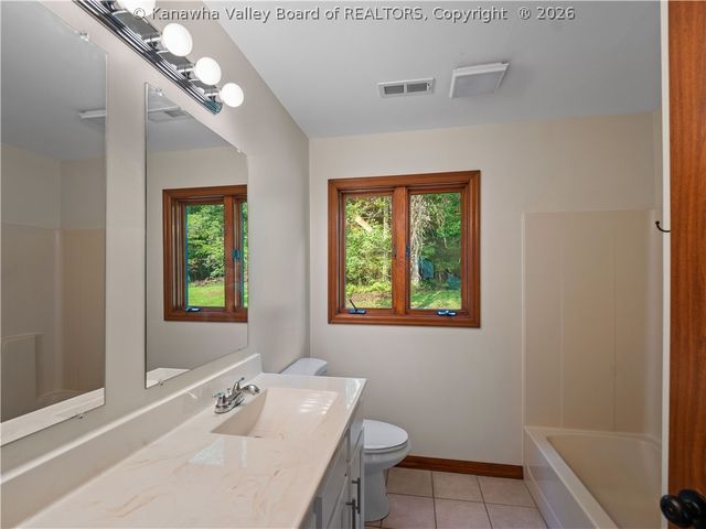 3816 Sams Fork Road, Hurricane, WV 25526