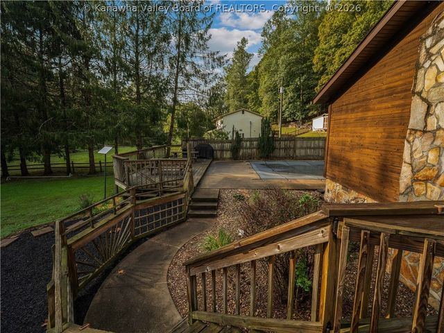 3816 Sams Fork Road, Hurricane, WV 25526