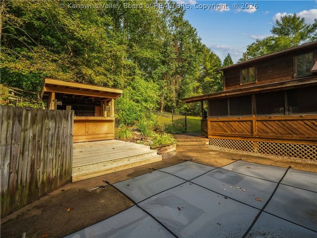 3816 Sams Fork Road, Hurricane, WV 25526