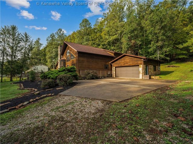 3816 Sams Fork Road, Hurricane, WV 25526
