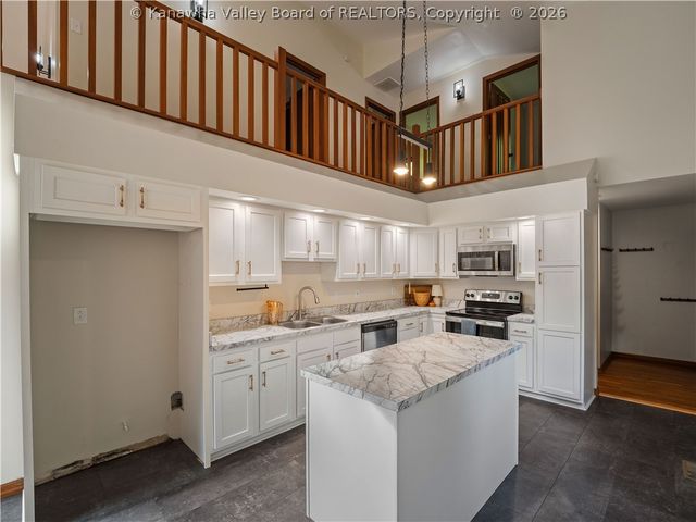 3816 Sams Fork Road, Hurricane, WV 25526