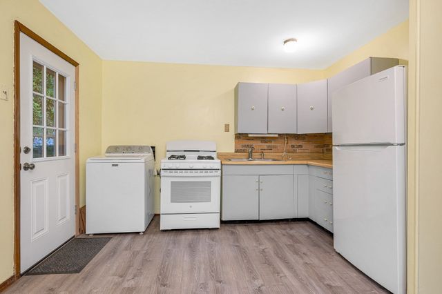 122 Fetherston Ave, Lowell, MA 01852