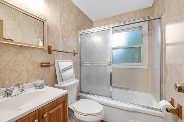 122 Fetherston Ave, Lowell, MA 01852