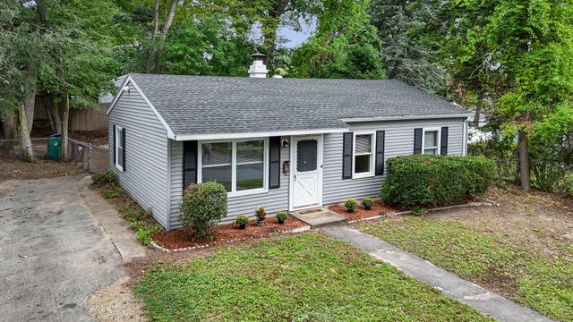 122 Fetherston Ave, Lowell, MA 01852