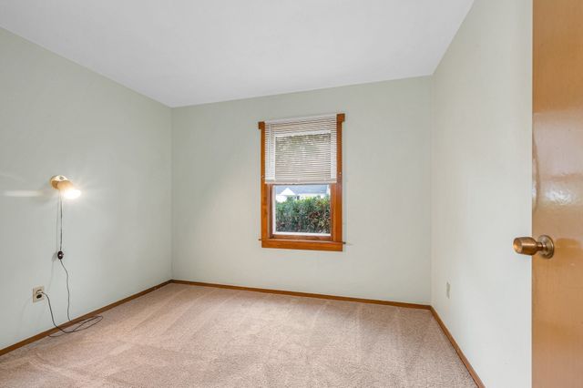 122 Fetherston Ave, Lowell, MA 01852