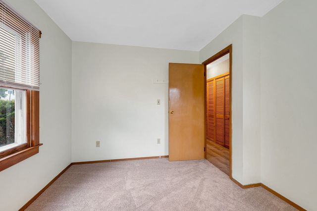 122 Fetherston Ave, Lowell, MA 01852