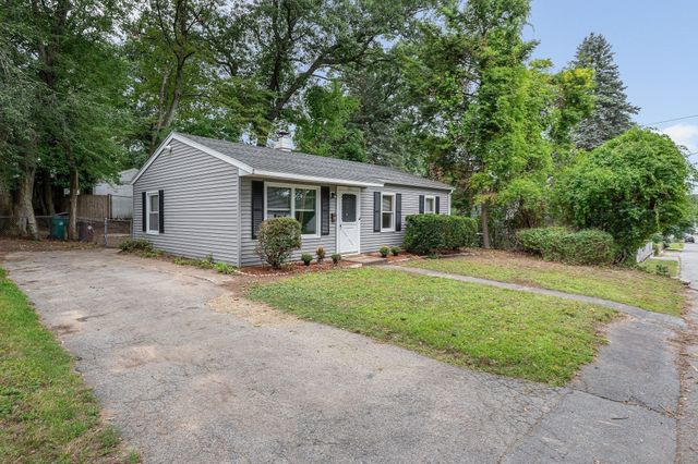 122 Fetherston Ave, Lowell, MA 01852