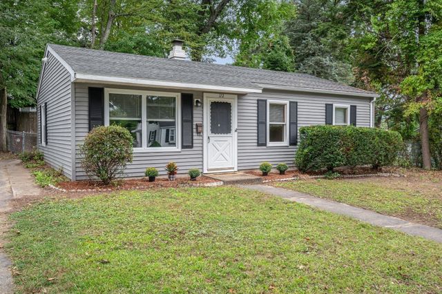 122 Fetherston Ave, Lowell, MA 01852