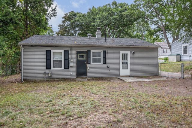 122 Fetherston Ave, Lowell, MA 01852