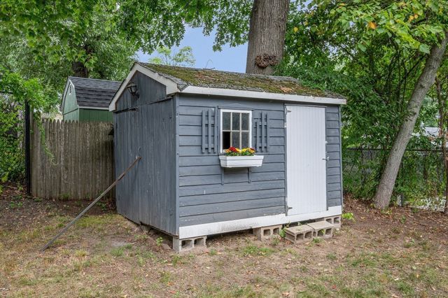 122 Fetherston Ave, Lowell, MA 01852