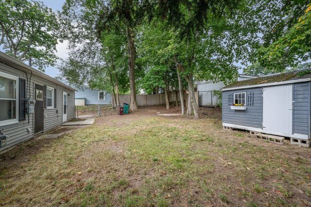 122 Fetherston Ave, Lowell, MA 01852