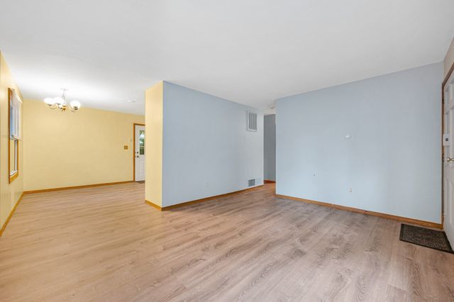 122 Fetherston Ave, Lowell, MA 01852