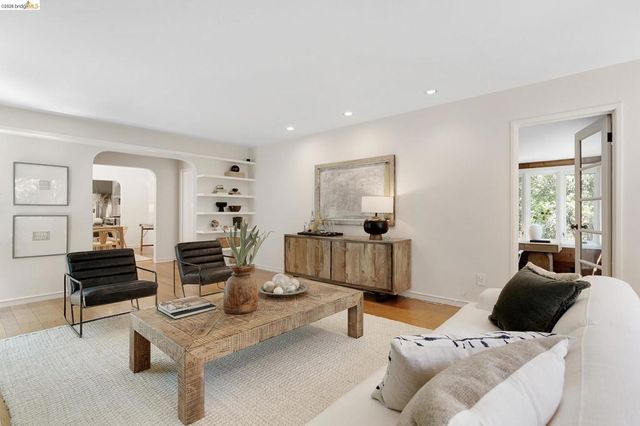 454 Vincente Ave, Berkeley, CA 94707