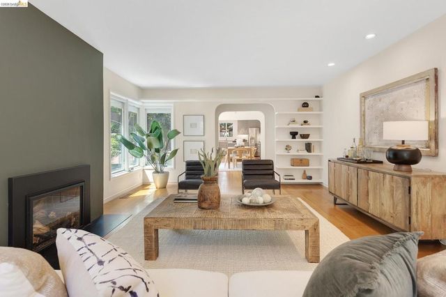 454 Vincente Ave, Berkeley, CA 94707