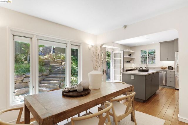454 Vincente Ave, Berkeley, CA 94707