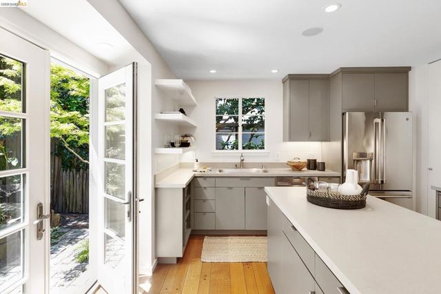454 Vincente Ave, Berkeley, CA 94707