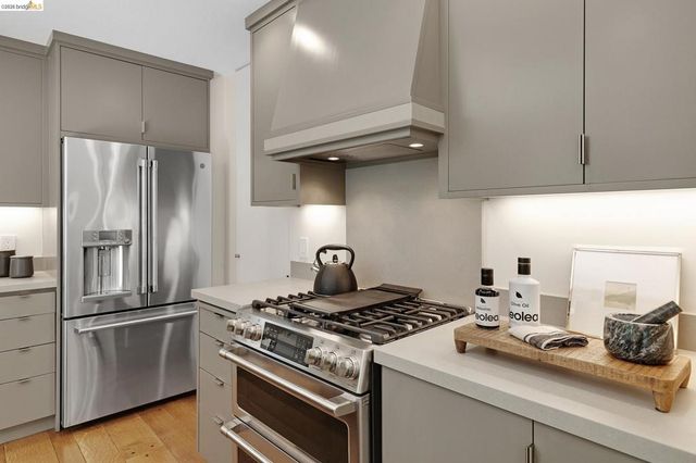 454 Vincente Ave, Berkeley, CA 94707