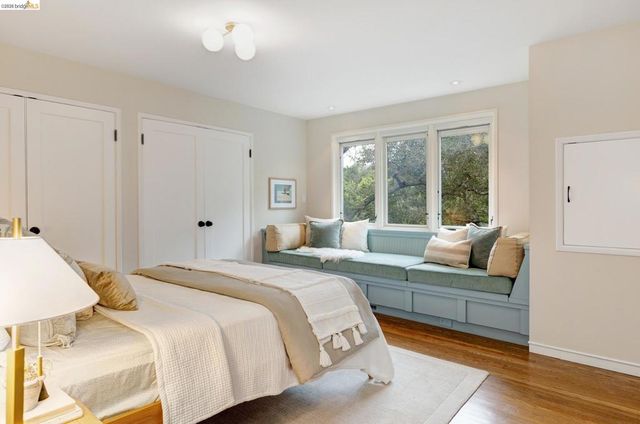 454 Vincente Ave, Berkeley, CA 94707