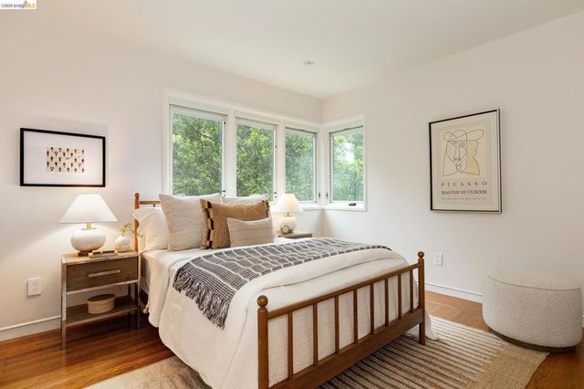 454 Vincente Ave, Berkeley, CA 94707