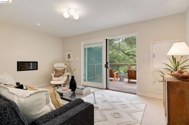 454 Vincente Ave, Berkeley, CA 94707
