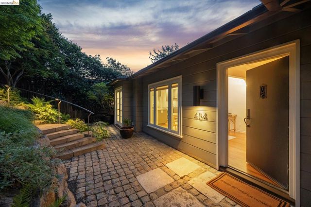454 Vincente Ave, Berkeley, CA 94707