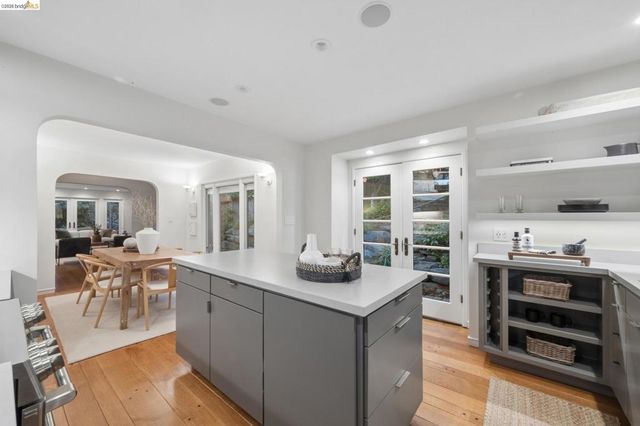 454 Vincente Ave, Berkeley, CA 94707
