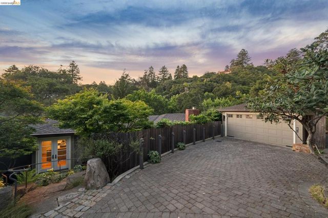 454 Vincente Ave, Berkeley, CA 94707