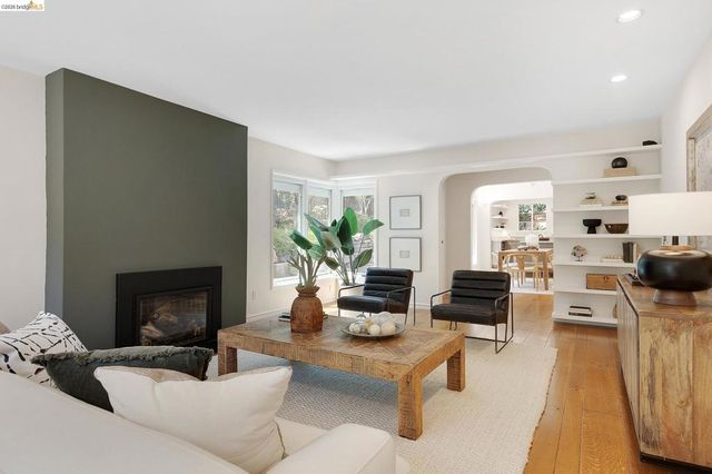 454 Vincente Ave, Berkeley, CA 94707