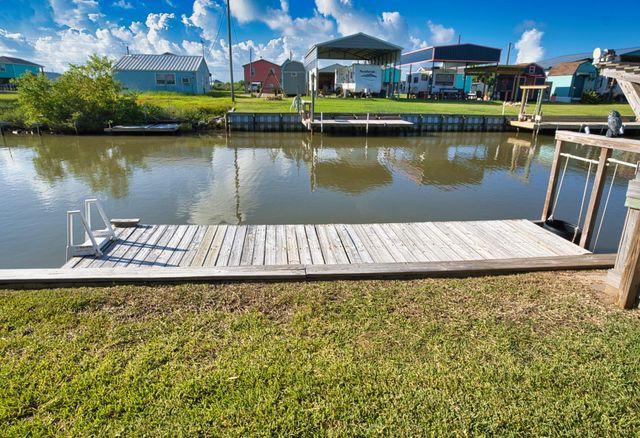 1525 County Road 201, Sargent, TX 77414