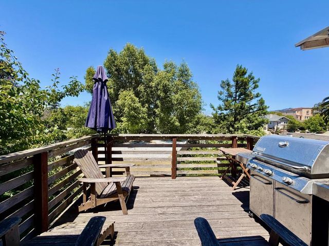 10351037 Warfield Avenue, Oakland, CA 94610