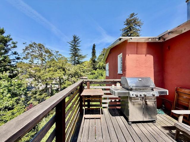 10351037 Warfield Avenue, Oakland, CA 94610