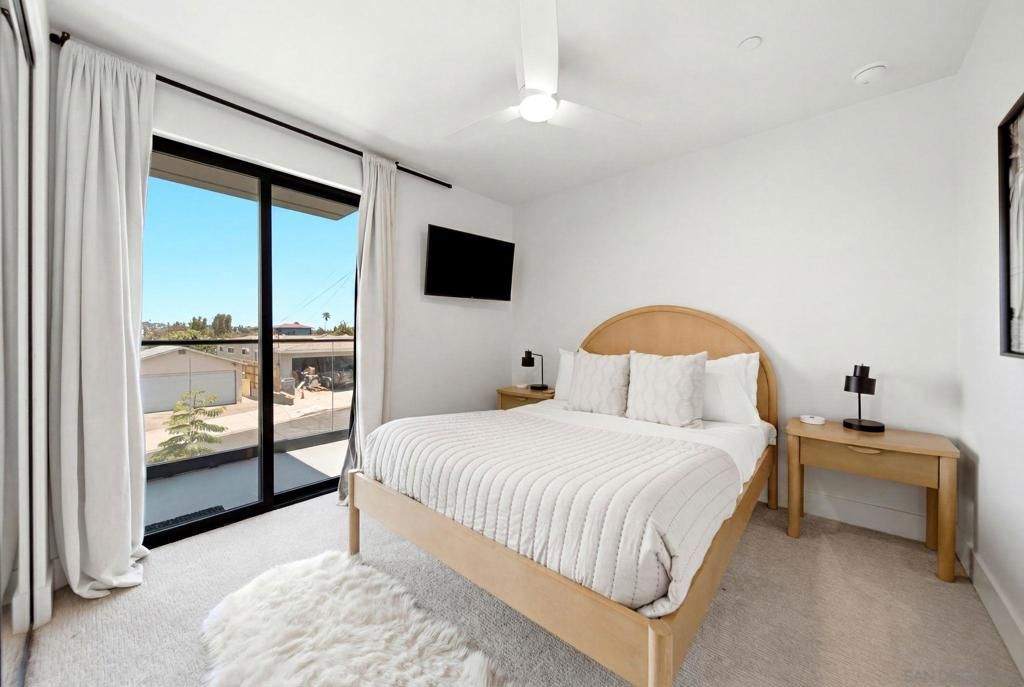 Image 22 of property listing at 2126 San Clemente St, San Diego, CA 92107