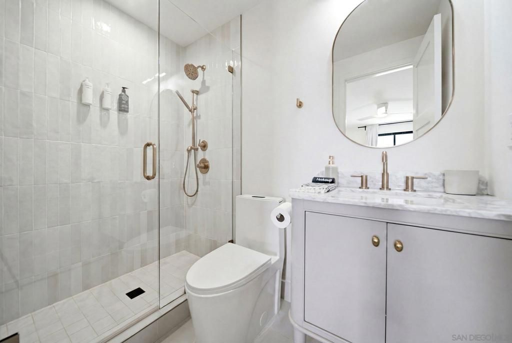 Image 32 of property listing at 2126 San Clemente St, San Diego, CA 92107