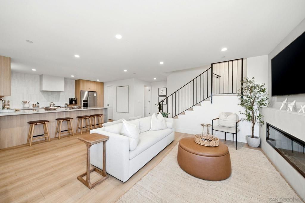 Image 9 of property listing at 2126 San Clemente St, San Diego, CA 92107