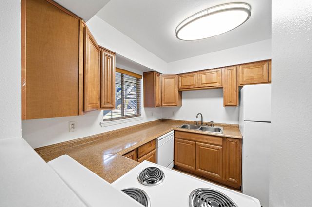 100 Market Street 17, Galveston, TX 77550